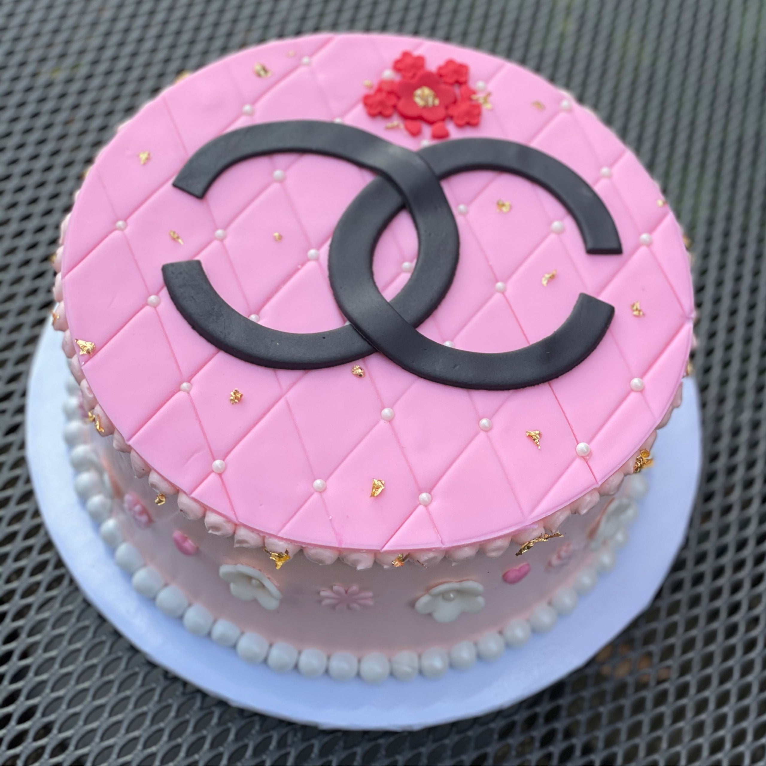 8-inches-chanel-cake-champagne-poetry-p-tisserie